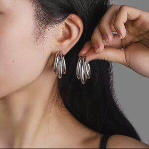 Stainless steel hoops earrings